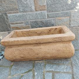 fioriere in pietra ricostruita