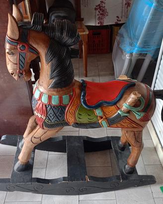 cavallo a dondolo