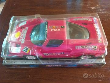 macchina giocattolo da corsa rossa nissan NUOVA 