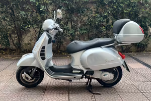 Vespa GTS 250 i.e con bauletto