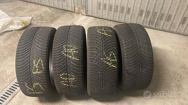Pneumatici Pirelli P zero Winter 245 40 r19