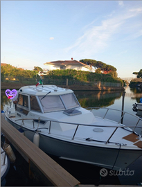 Barca cabinata intermare marò 24