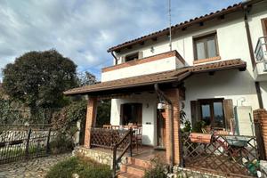 PERFETTA VILLASCHIERA MONOCAMERA CON GIARDINO D...