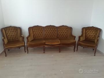 Divano piu due poltrone antiche
