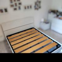 Struttura letto matrimoniale con rete a doghe 