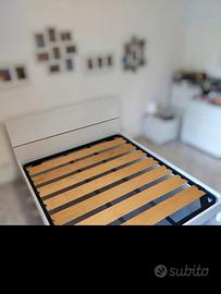 Struttura letto matrimoniale con rete a doghe 