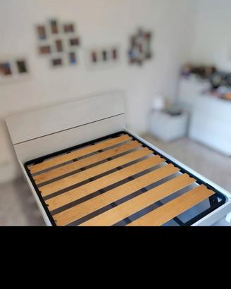 Struttura letto matrimoniale con rete a doghe 