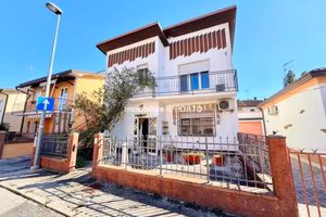 Villetta a schiera di 120 m² con 4 locali e box au
