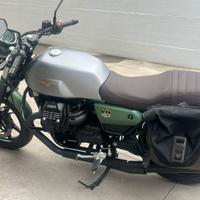 Moto Guzzi V7 IV - 2021