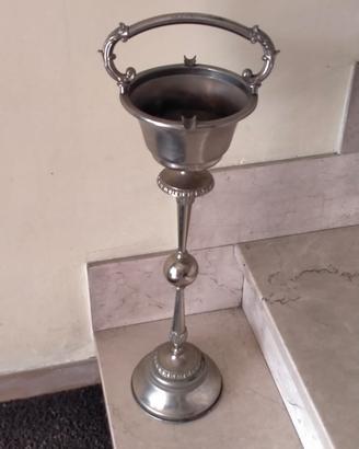 Posacenere in ottone da pavimento
