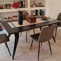 Tavolo Harte' design nuovo e sedie