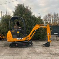E275 - Escavatore JCB 8018