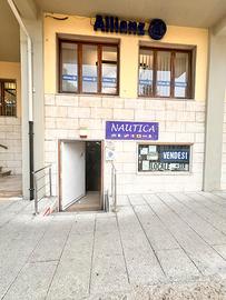 Negozio centro rif. 22/25