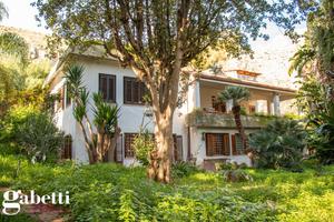 Partanna Mondello Villa con giardino e piscina