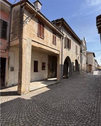 Immobile in asta di 294 m² con 2 locali e box auto