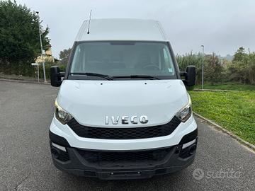 IVECO DAILY 35-140 2300cc CON SPONDA BATTENTE 2017