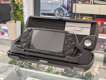 SONY PSP 1004 + Custodia  Nyko Theatre + 10 GIOCHI