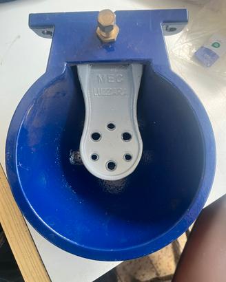 Abbeveratoio automatico in ghisa MEC Luzzara