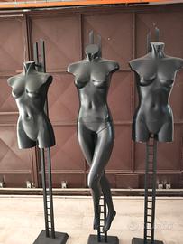 TRE MANICHINI DONNA PER ARR DO NEGOZIO 