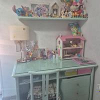 scrivania e libreria