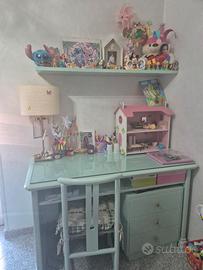 scrivania e libreria