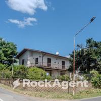 VILLINO IN BIFAMILIARE SU DI UN UNICO LIVELLO