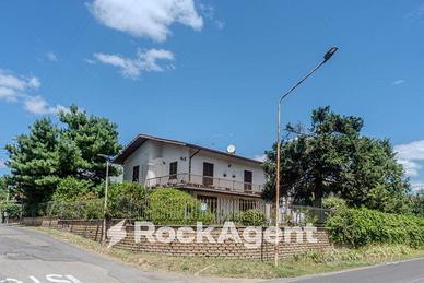 VILLINO IN BIFAMILIARE SU DI UN UNICO LIVELLO