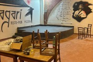 Immobile di 400 m² con 3 locali a Castel Volturno