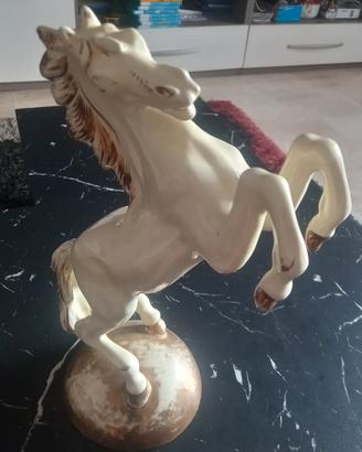 Cavallo Rampante vintage in ceramica 