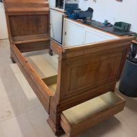 antico letto a barca in noce massiccio