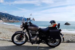 Royal Enfield Meteor 350 Aurora Black – 2.500 km,
