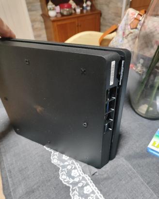 PlayStation 4 slim