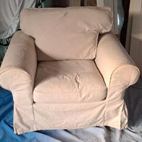 POLTRONA E POGGIAPIEDI CON CONTENITORE