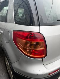 fanale posteriore sx fiat sedici 2008