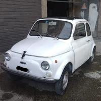 Fiat 500 R del 1974 con cappottina apribile