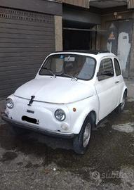 Fiat 500 R del 1974 con cappottina apribile