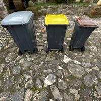 3 bidoni con ruote
