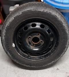 4 cerchi e gomme invernali fiesta 50 euro