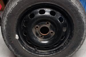4 cerchi e gomme invernali fiesta 50 euro