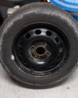 4 cerchi e gomme invernali fiesta 50 euro
