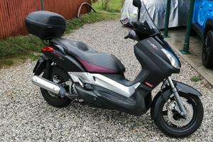 scooter Yamaha xmax