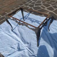 Base in ottone e ferro per tavolino 