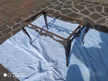 Base in ottone e ferro per tavolino 