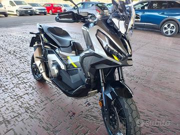 Xadv 750