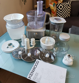 Robot da cucina accessoriatissimo Kenwood FP920