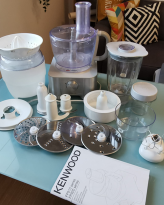 Robot da cucina accessoriatissimo Kenwood FP920