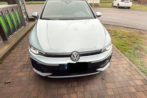 Golf 8.5 R line dsg 115cv etsi