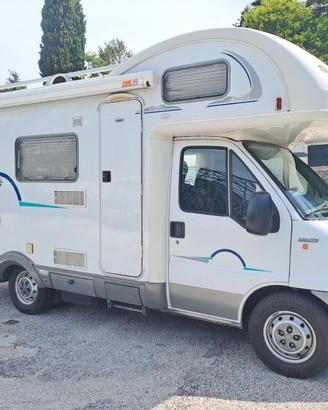Camper mansardato