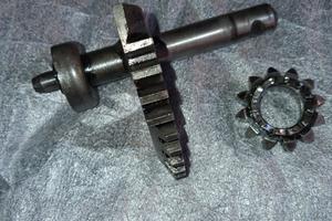 alberino e ingranaggio messa in moto vespa GL