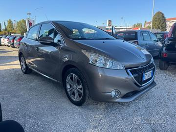 Peugeot 208 1.2 VTi 82 CV 5 porte Allure